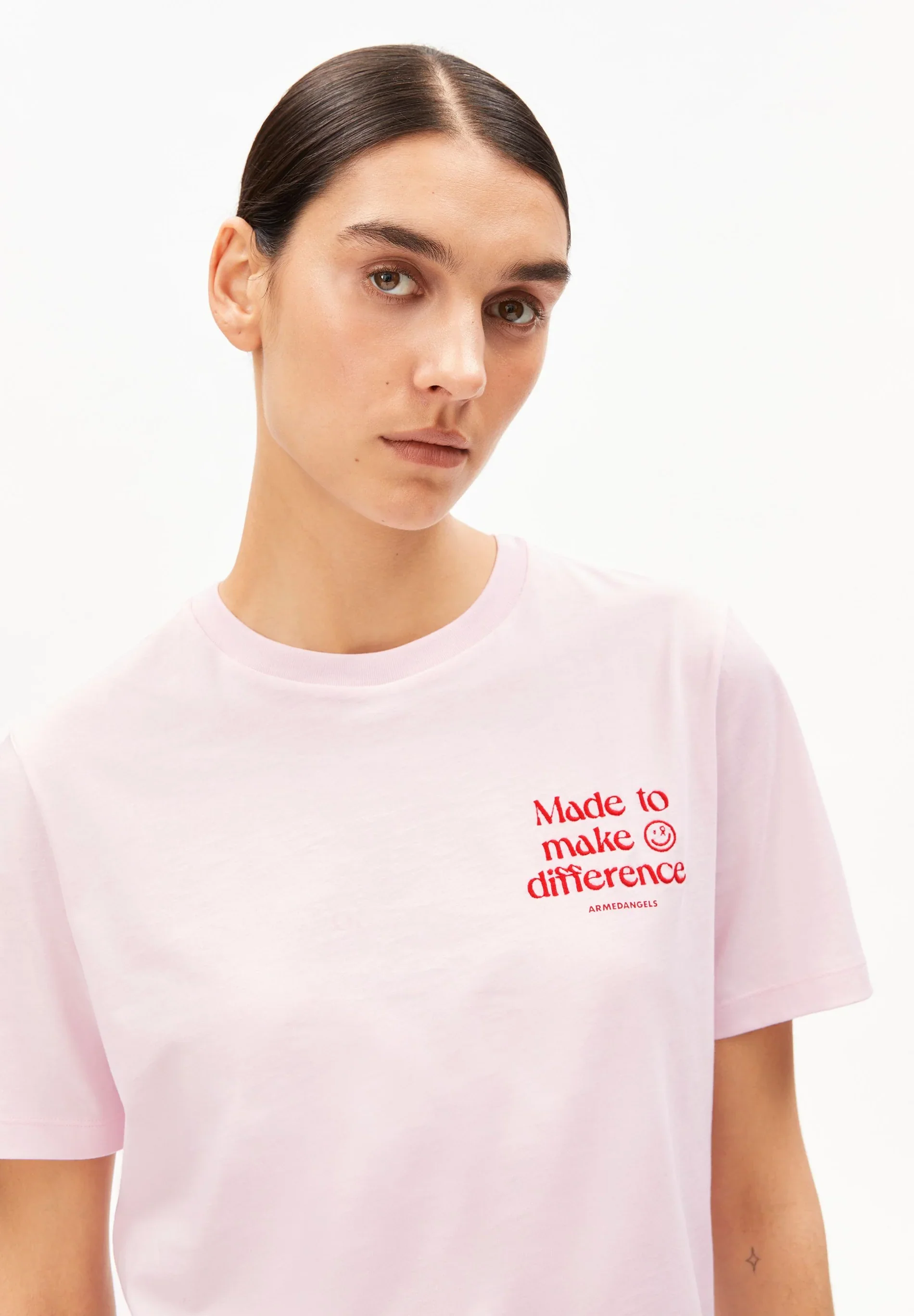 Lualaa Embro T-Shirt - Image 3
