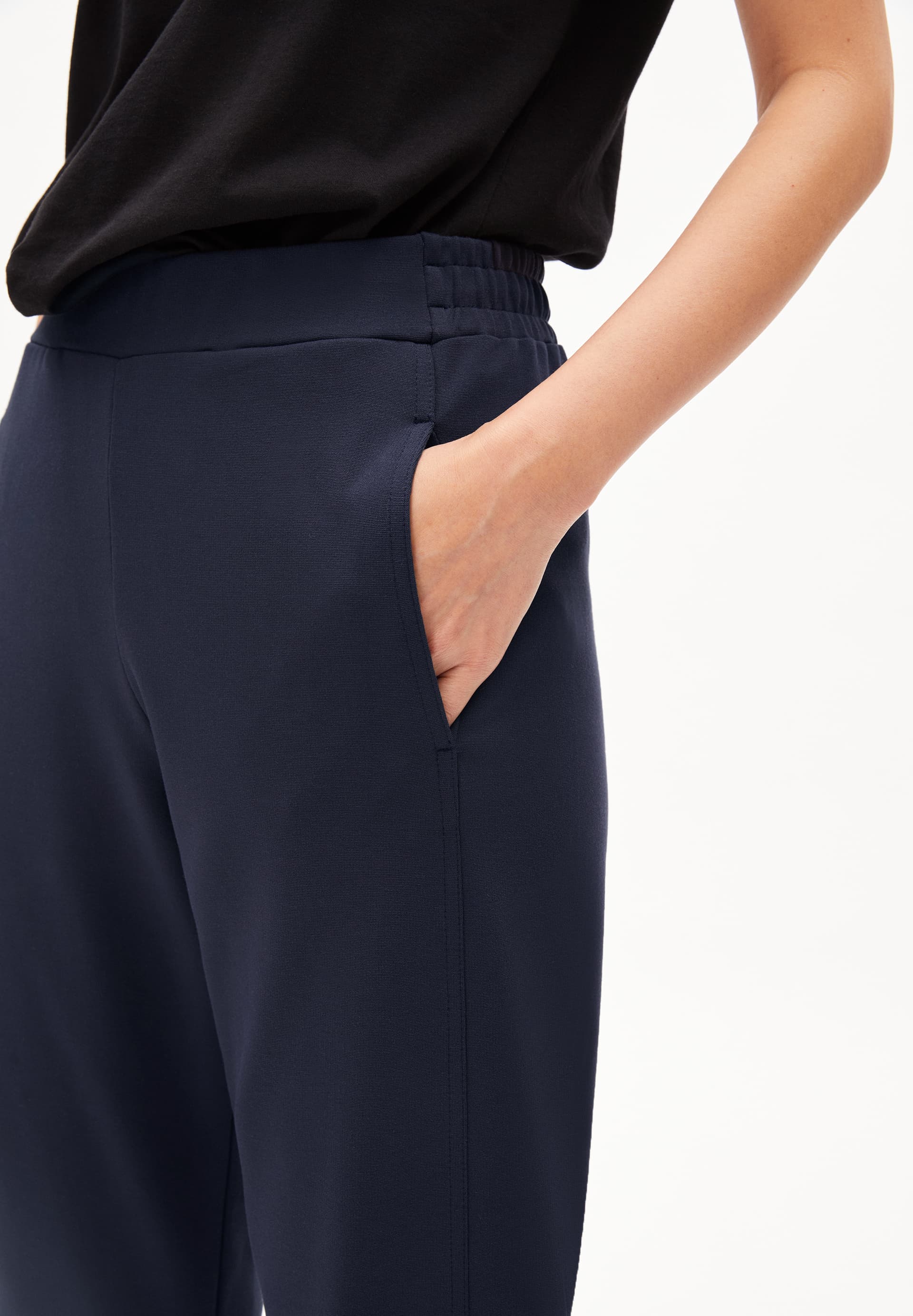 Magdalenaa Pants - Image 2