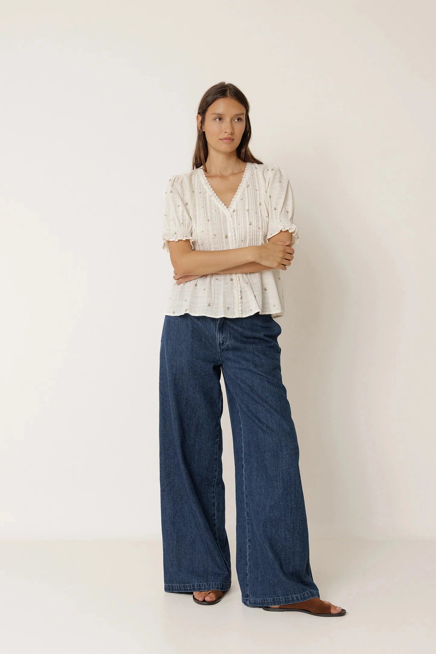 Short-Sleeved Elastic Shirt - Image 4