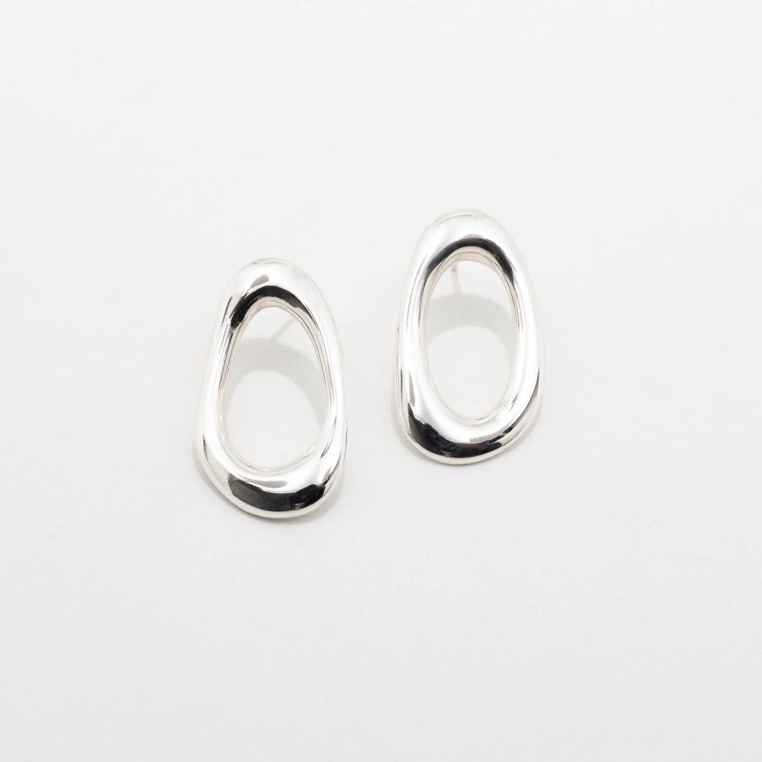 Esquive Earrings